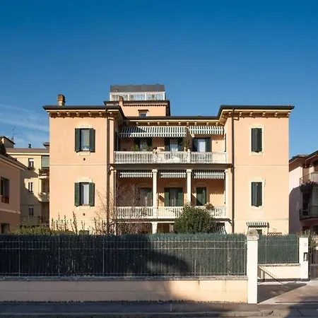 شقة La Terrazza Su
